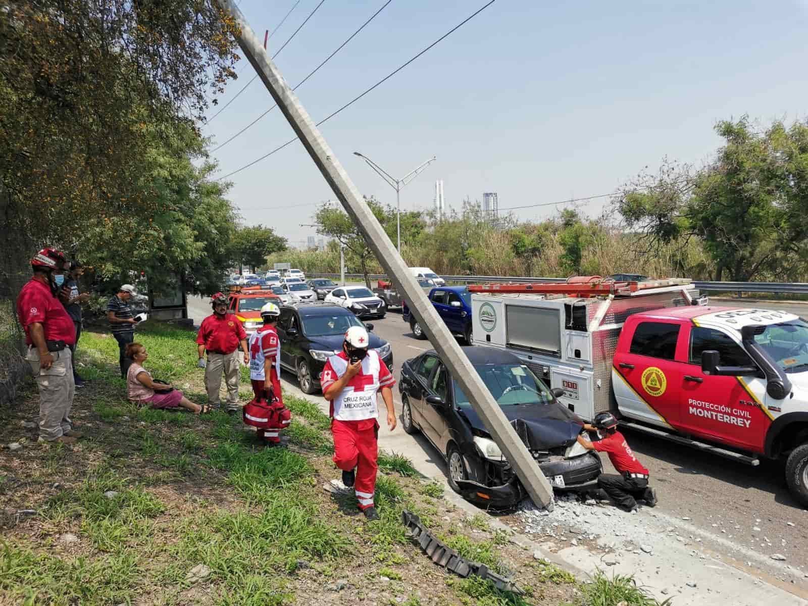 Con diversas lesiones resultó el conductor de una camioneta luego de ser chocado y volcado