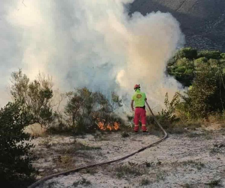 Controlan 10% del incendio en Galeana Controlan 10% del incendio en Galeana