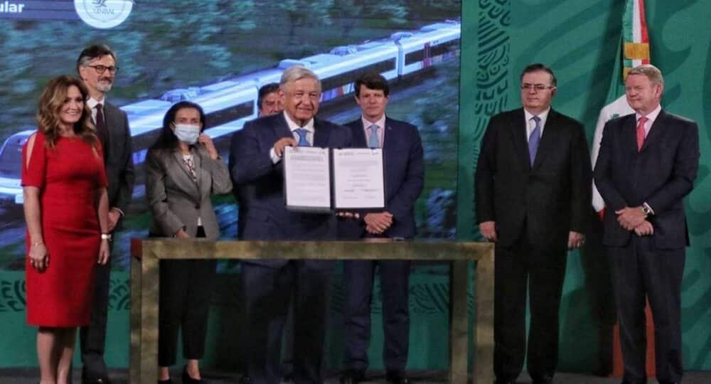 Firman contrato para adquisición de vagones del Tren Maya
