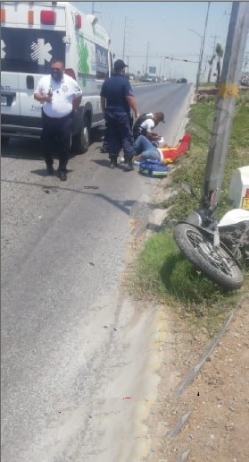 Terminó con lesiones de consideración, al estrellarse contra un camión de plataforma