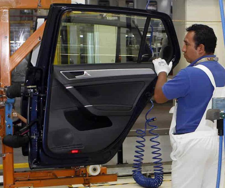 Frena industria su recuperación, retrocede 0.2% en abril Frena industria su recuperación, retrocede 0.2% en abril