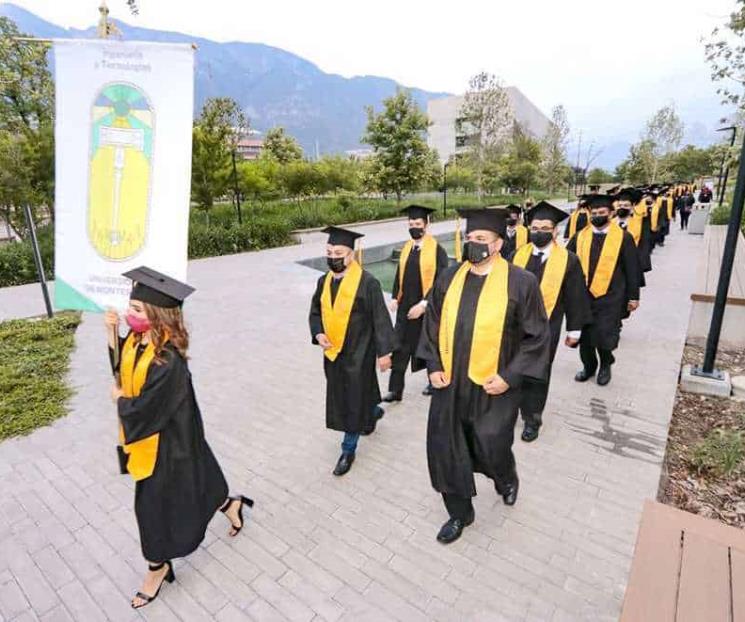 Se reúnen graduados en el campus Se reúnen graduados en el campus