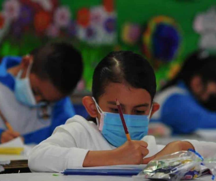 Dan padres de familia visto bueno para regreso a aulas Dan padres de familia visto bueno para regreso a aulas