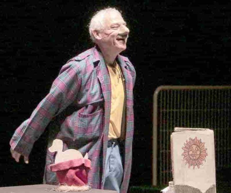 Divierten con títeres y cuentos Divierten con títeres y cuentos