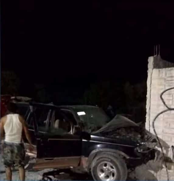 Un muerto y un lesionado fue el saldo que dejó el choque de una camioneta contra la fachada de una vivienda