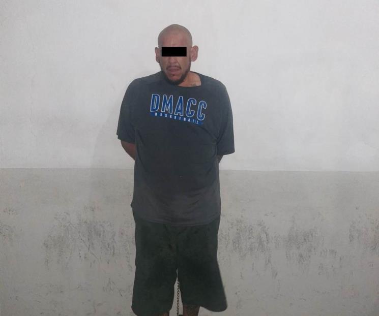 Golpea a ex novio de su sobrina y lo arrestan Golpea a ex novio de su sobrina y lo arrestan