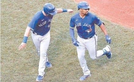 Ocho jonrones y Azulejos apalea 18-4 a Medias Rojas Ocho jonrones y Azulejos apalea 18-4 a Medias Rojas