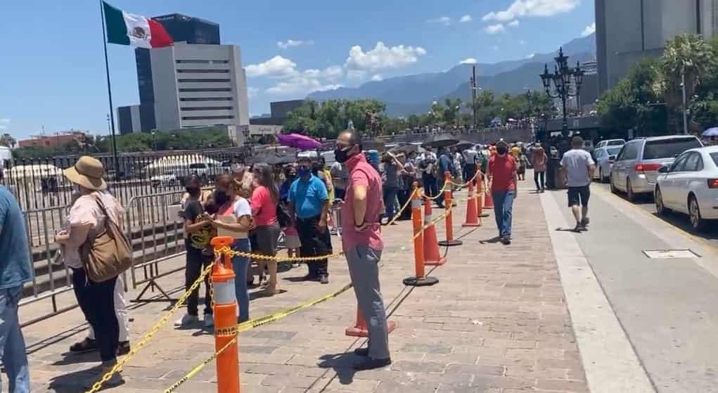 Saturan Explanada de los Héroes en último día de vacunación Saturan Explanada de los Héroes en último día de vacunación