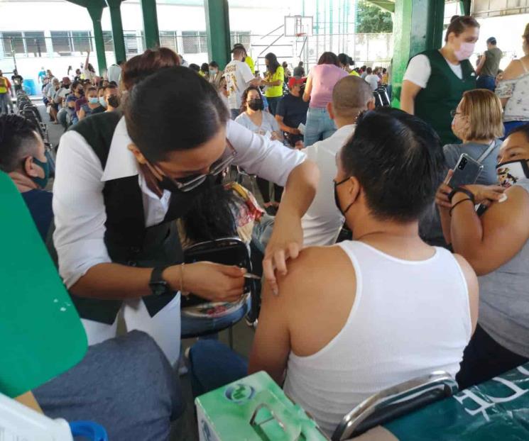 Apodaca inicia vacunación para adultos de 40 a 49 años Apodaca inicia vacunación para adultos de 40 a 49 años