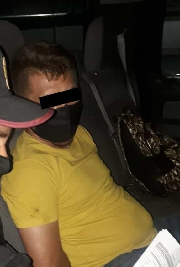 Detienen a taxista con droga Detienen a taxista con droga