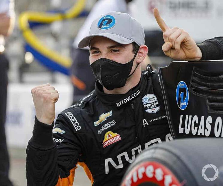 Sigue O’Ward festejando su triunfo del domingo Sigue O’Ward festejando su triunfo del domingo