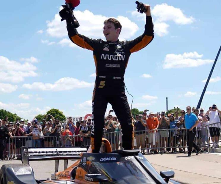 Pato OWard puede competir contra los mejores: Checo Pérez Pato OWard puede competir contra los mejores: Checo Pérez