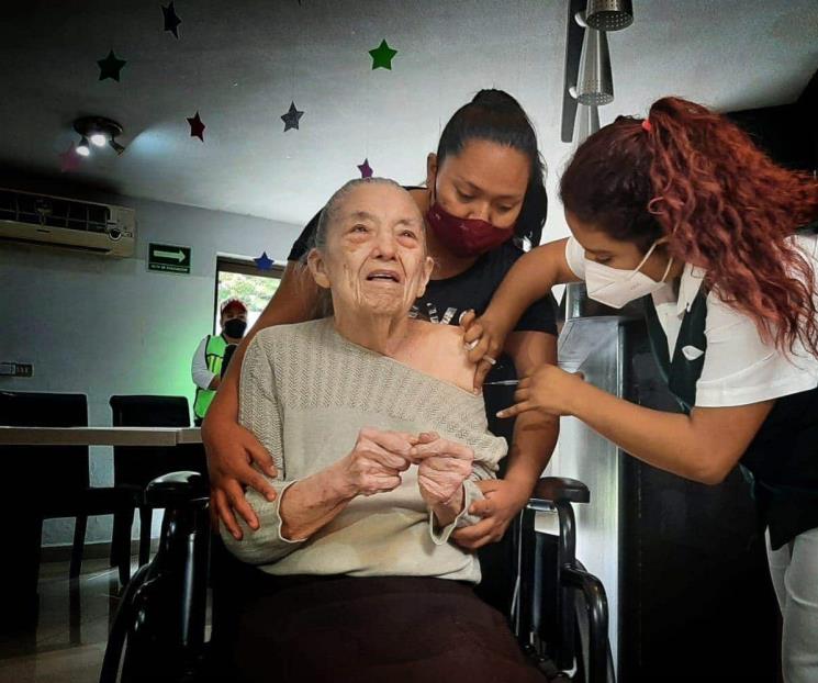 Confían en Apodaca aplicar dosis de manera ágil Confían en Apodaca aplicar dosis de manera ágil