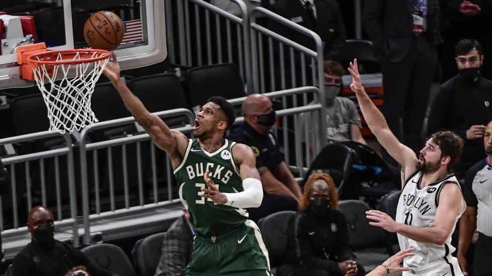 Se empata la serie entre Milwaukee y Brooklyn Se empata la serie entre Milwaukee y Brooklyn