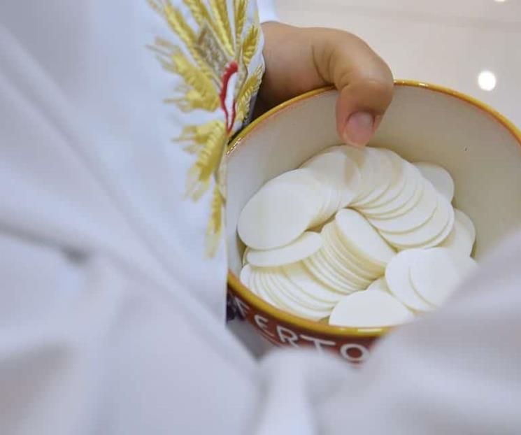 Adelantan obispos polémico plan de comunión Adelantan obispos polémico plan de comunión