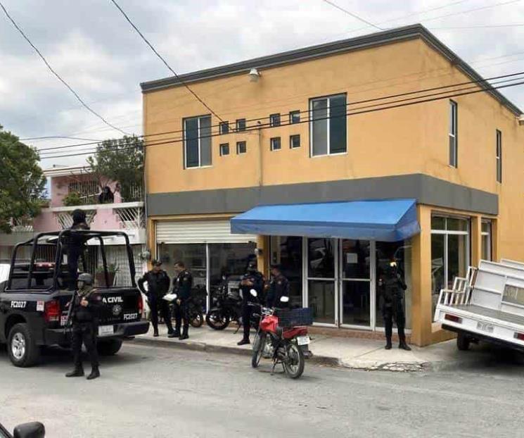 Hieren a empleado de mueblería durante asalto Hieren a empleado de mueblería durante asalto