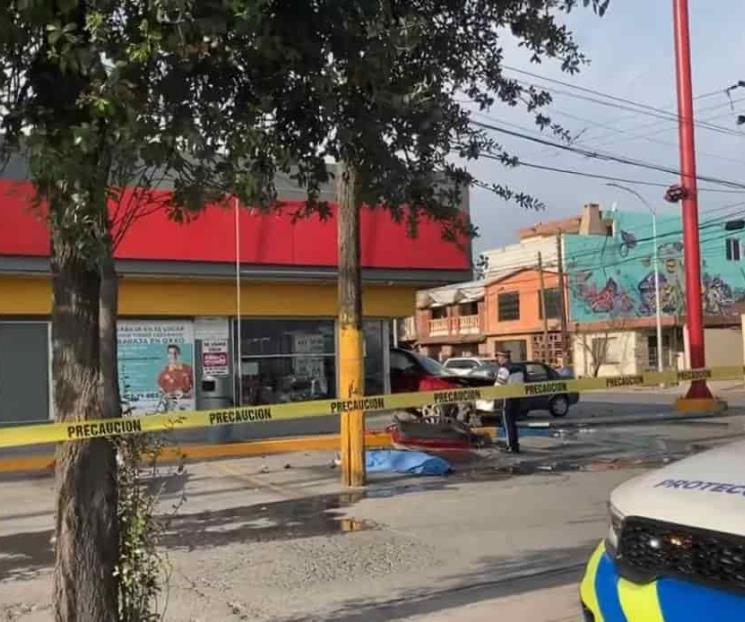 Mata automovilista a dos peatones Mata automovilista a dos peatones