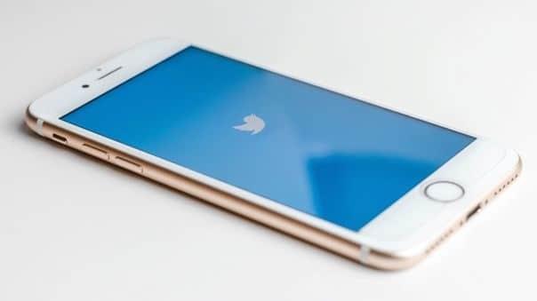 India le pide a Twitter eliminar tuits para evitar tensión India le pide a Twitter eliminar tuits para evitar tensión