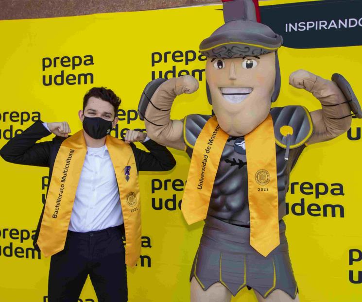 Regresan a UDEM para celebrar graduación Regresan a UDEM para celebrar graduación