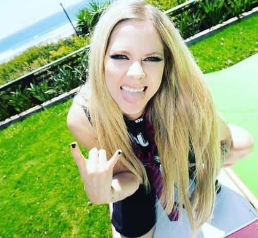 Avril Lavingne reaparece en TikTok Avril Lavingne reaparece en TikTok
