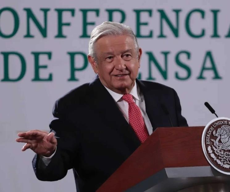 INE gasta presupuesto en altos sueldos y vinos: AMLO INE gasta presupuesto en altos sueldos y vinos: AMLO