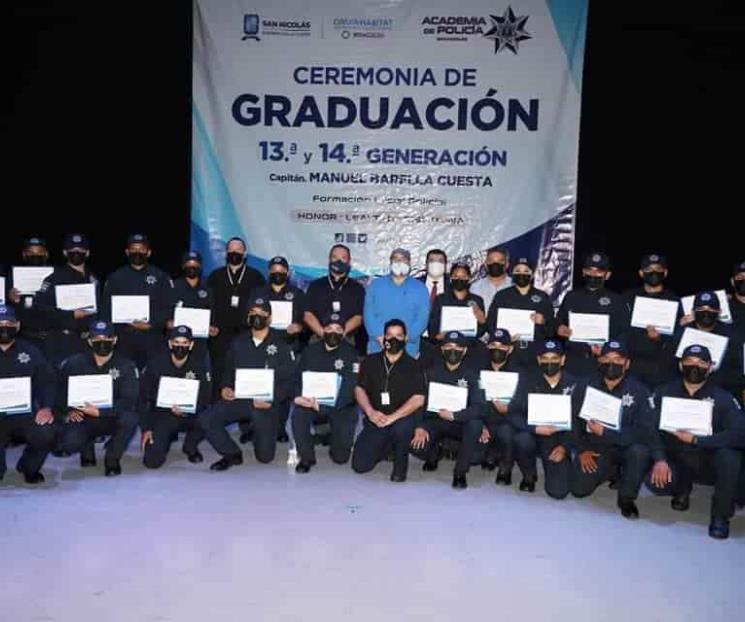 Se incorporan 49 nuevos elementos a la Policía de SN Se incorporan 49 nuevos elementos a la Policía de SN