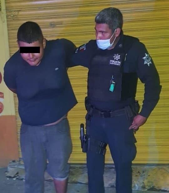 Hombre intenta asaltar a mujer y lo detienen Hombre intenta asaltar a mujer y lo detienen