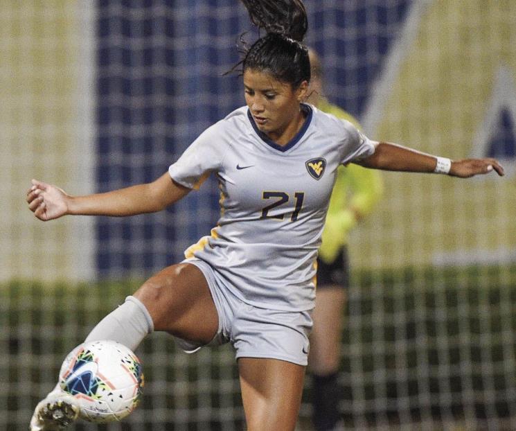 Stefany Ferrer sería la primer refuerzo foránea de Tigres