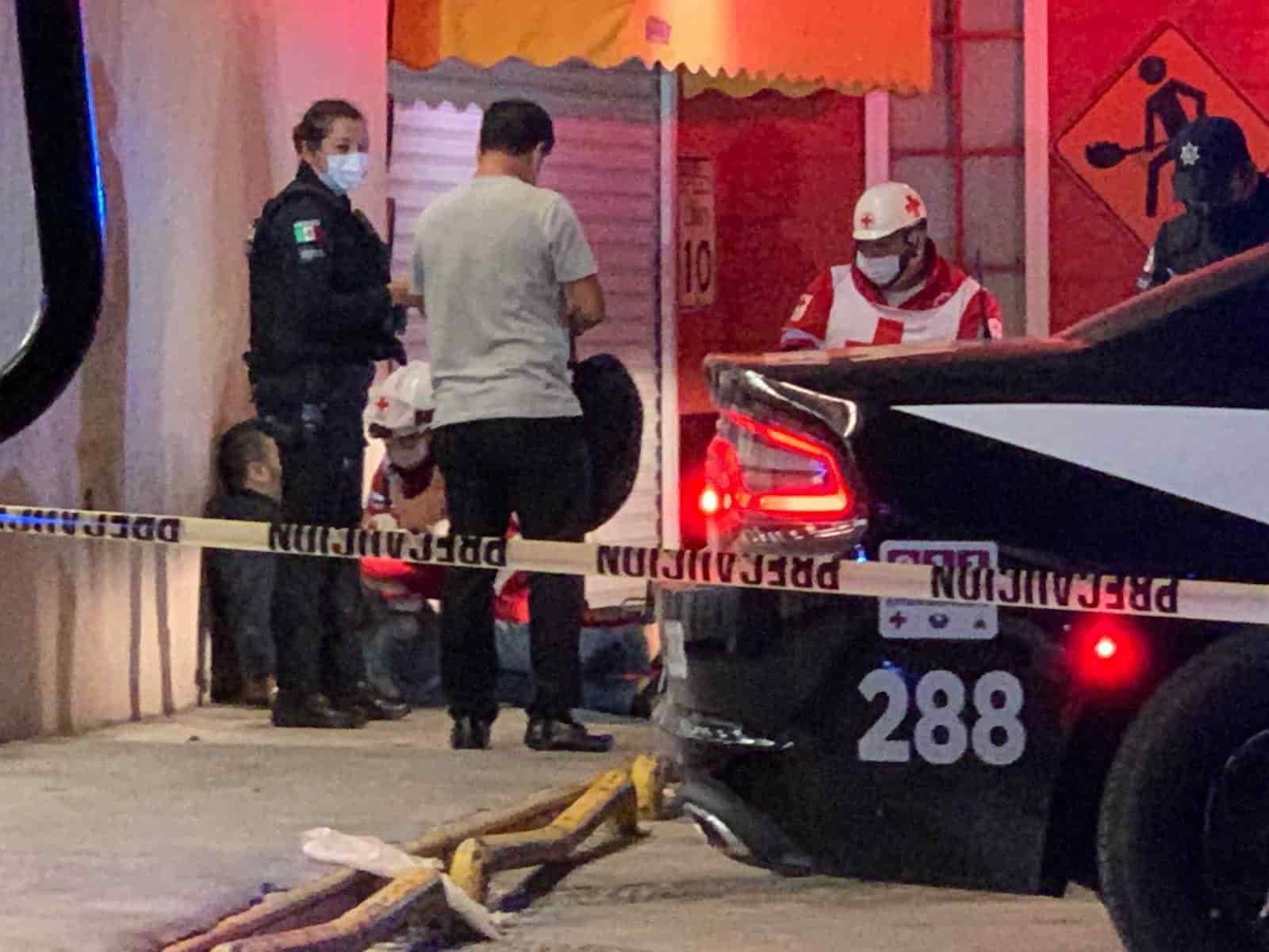 Con un balazo en la cara resultó el gerente de un bar, luego de ser baleado desde un auto en marcha