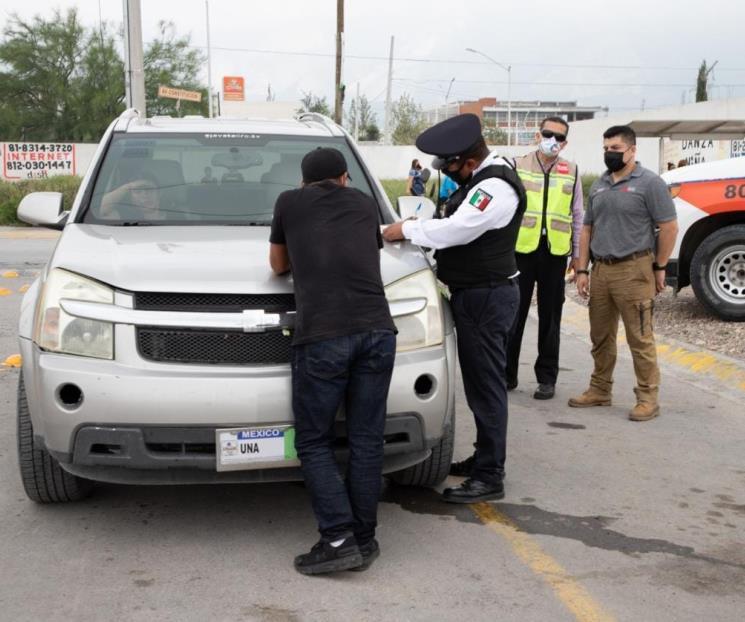 Van contra placas y licencias apócrifas en Escobedo Van contra placas y licencias apócrifas en Escobedo