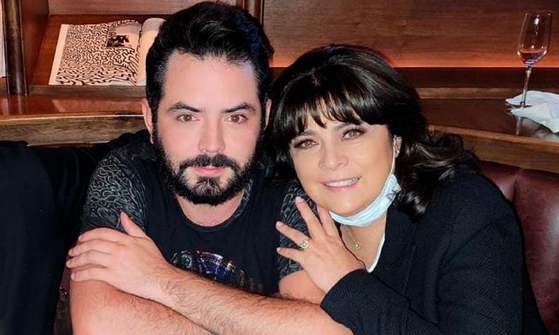 José Eduardo Derbez admite que su mamá es su fortaleza José Eduardo Derbez admite que su mamá es su fortaleza