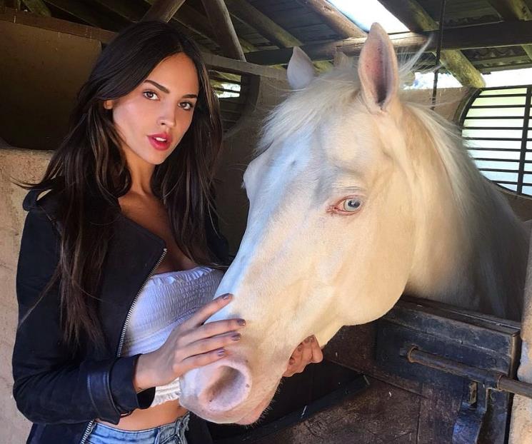 Eiza pone a México en alto en la cinta Spirit-Indomable Eiza pone a México en alto en la cinta Spirit-Indomable