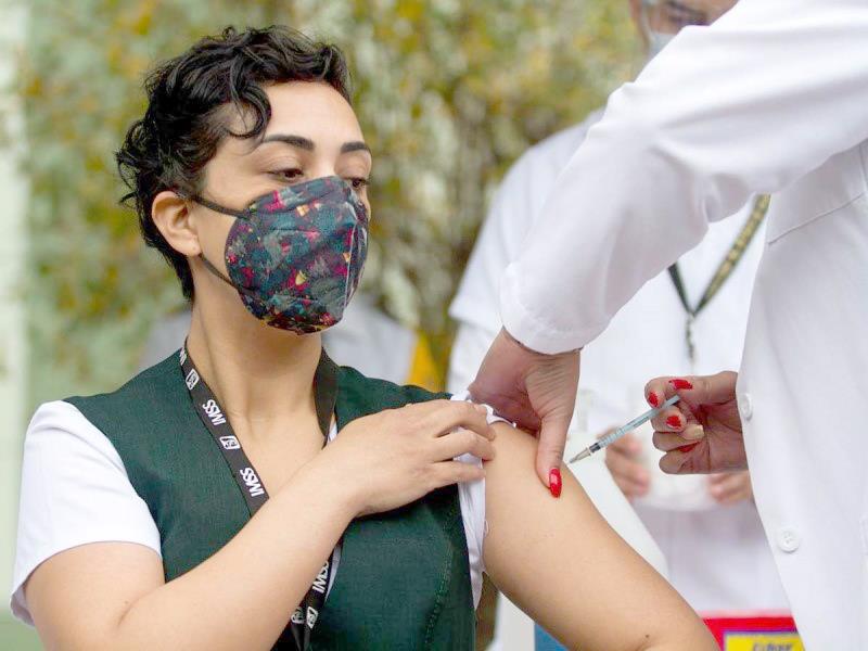Vacunarán a personal médico rezagado Vacunarán a personal médico rezagado