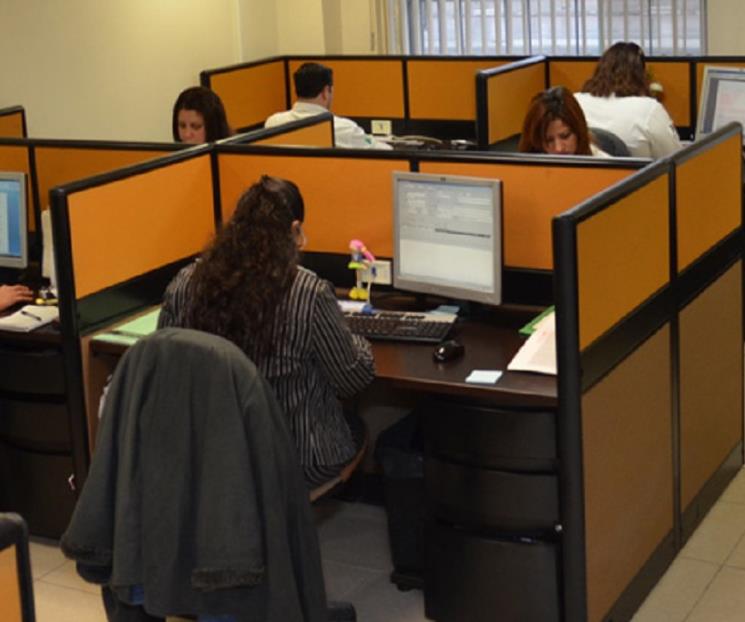 Regresan a oficinas burócratas que recibieron vacuna Regresan a oficinas burócratas que recibieron vacuna