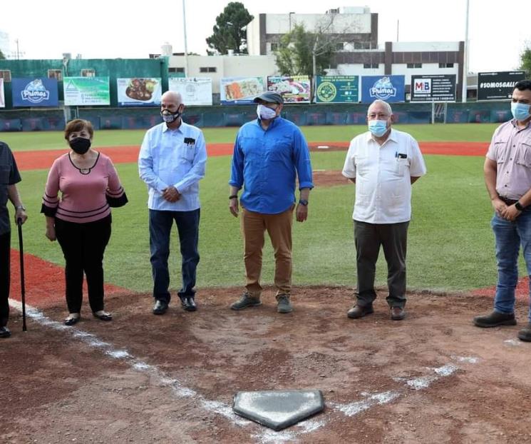 Entrega SN campos de beisbol de Ligas Pequeñas Entrega SN campos de beisbol de Ligas Pequeñas