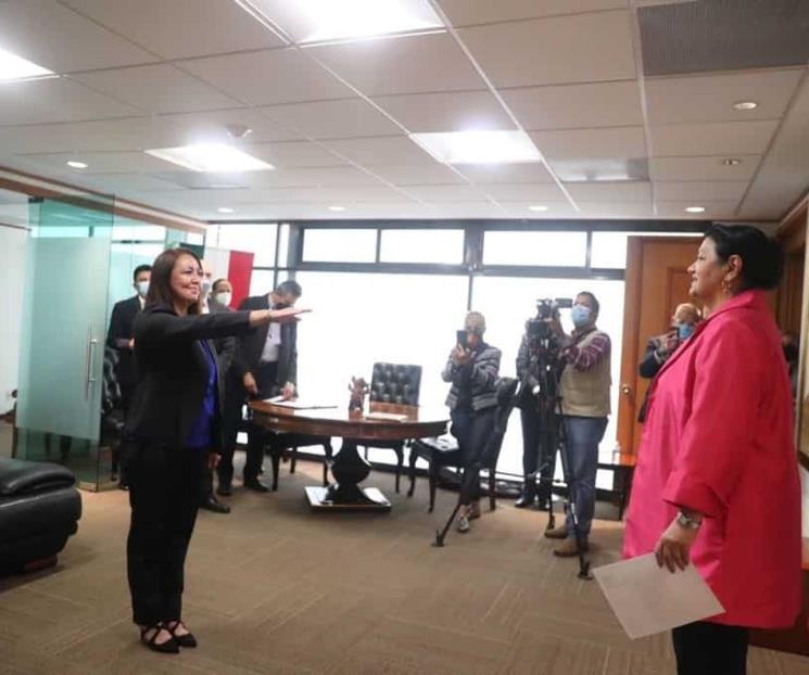 Rinde protesta la diputada Mónica Janette Palomarez Ching Rinde protesta la diputada Mónica Janette Palomarez Ching