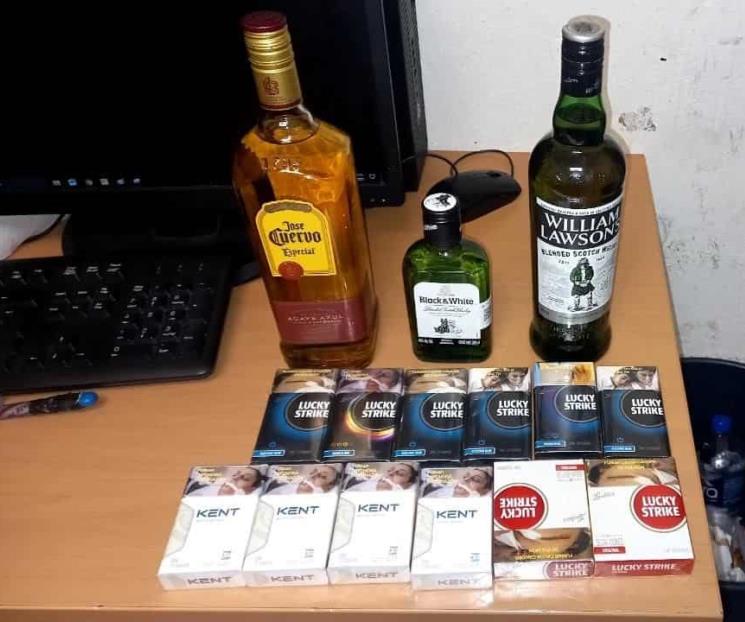 Asalta menor en tienda y lo detienen Asalta menor en tienda y lo detienen