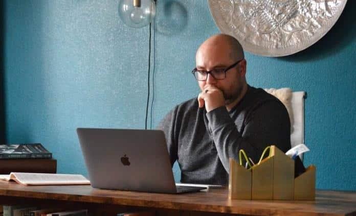 El 76% de empleados quieren regresar parcialmente a oficina