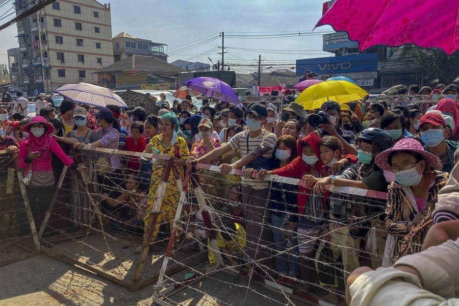 Libera Myanmar a más de 2 mil personas Libera Myanmar a más de 2 mil personas