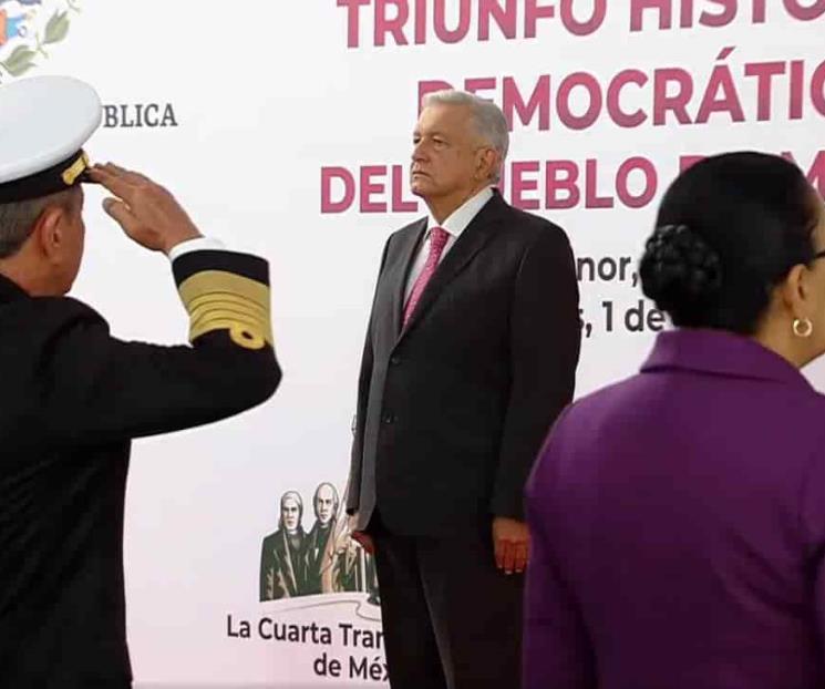 AMLO llega a Palacio Nacional para rendir informe AMLO llega a Palacio Nacional para rendir informe