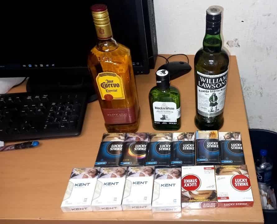 Detienen a menor unos minutos de asaltar una tienda de conveniencia en la Colonia Valle Soleado