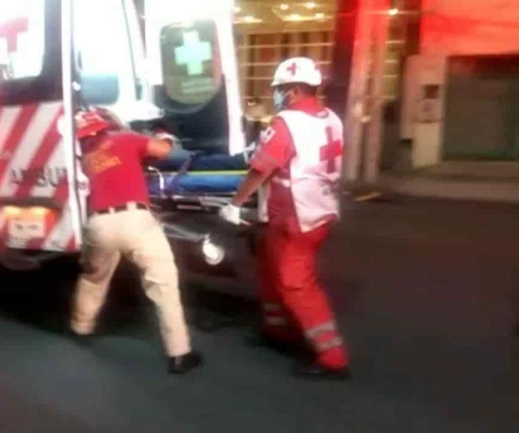 Arrolla a mujer y la deja grave Arrolla a mujer y la deja grave