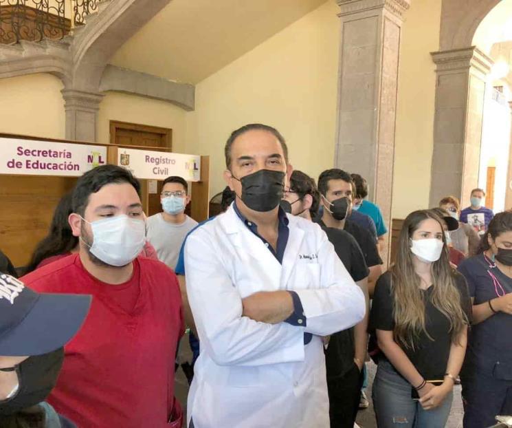 Levantan médicos plantón Levantan médicos plantón