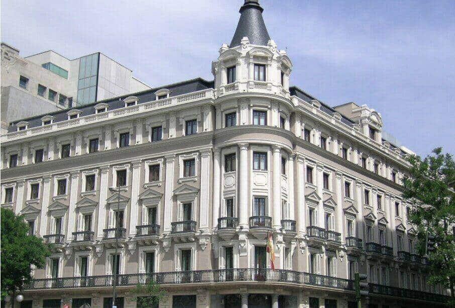 La CNMC abre expediente sancionador a Apple y Amazon