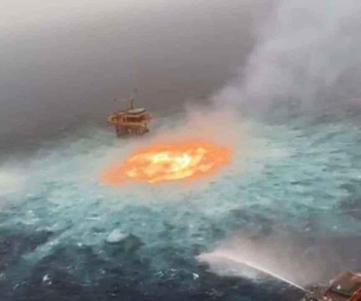 Registran incendio en plataforma de Pemex en Campeche Registran incendio en plataforma de Pemex en Campeche