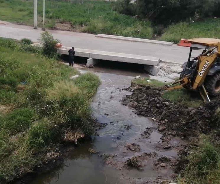 Realizan trabajos de desazolve en Escobedo