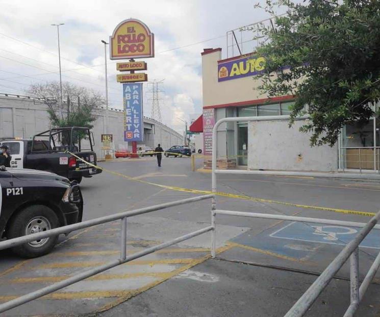 Ejecutan a hombre en restaurante Ejecutan a hombre en restaurante