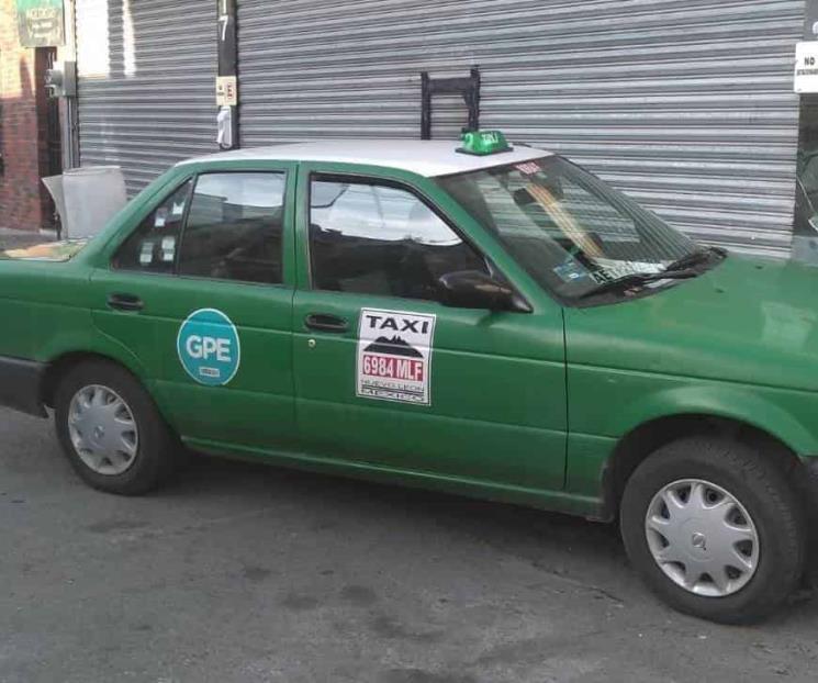 Arrestan a dos que circulaban en auto robado