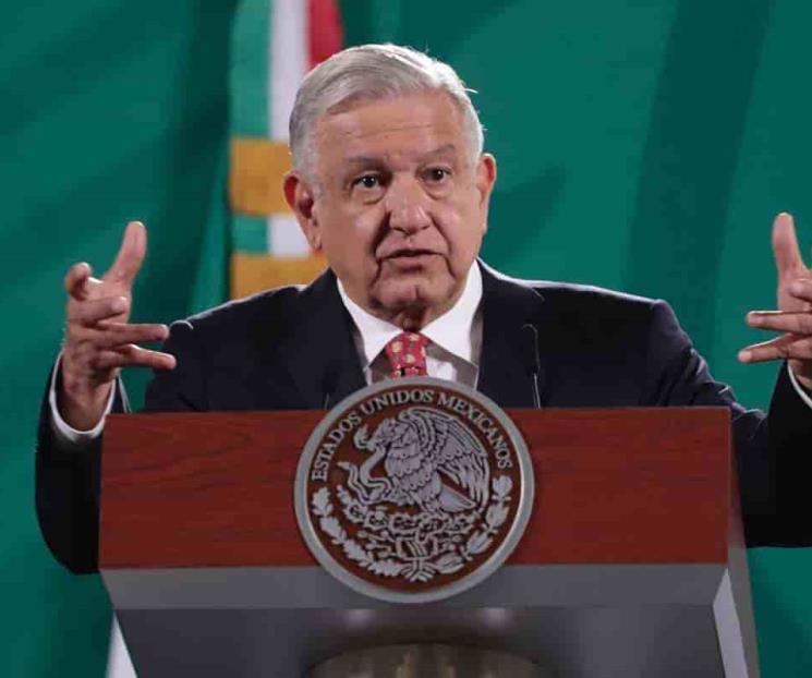 AMLO llama cínicos y caraduras al PRI, PAN y PRD AMLO llama cínicos y caraduras al PRI, PAN y PRD