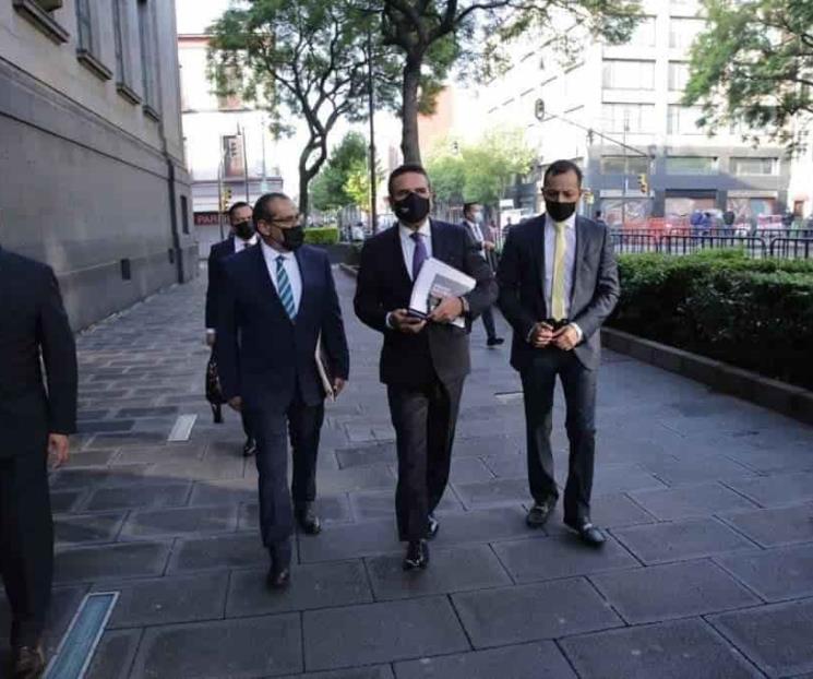 Aureoles entrega a la FGR supuestas pruebas